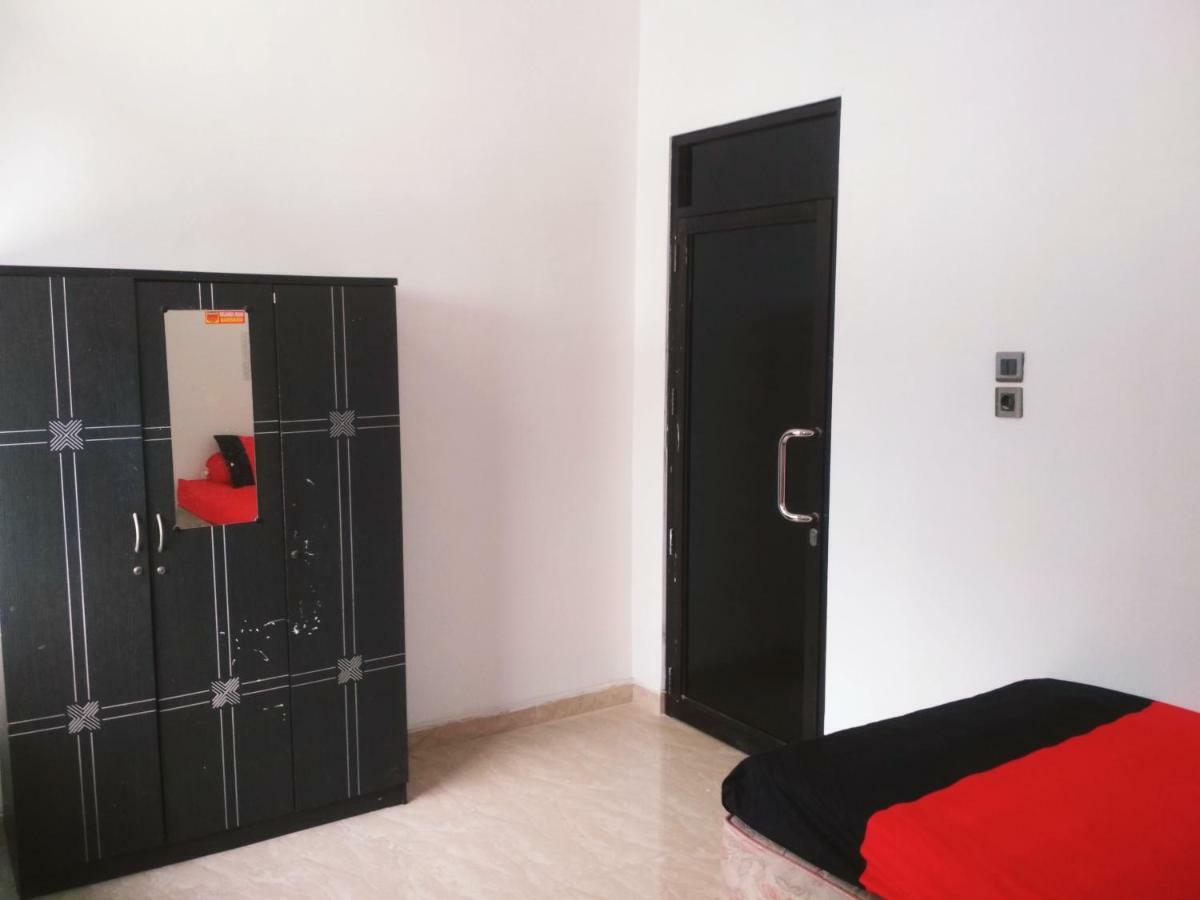 ג'מבי Almira Homestay מראה חיצוני תמונה